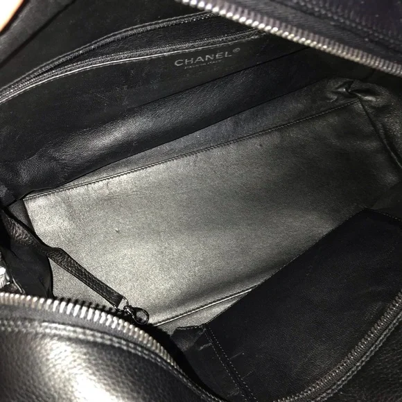 Chanel Deerskin Zipped Tote - Picture 5 of 15